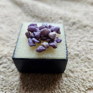 Purple quartz stone diamonds